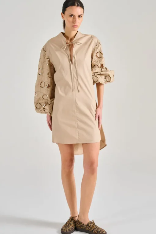 Abito beige