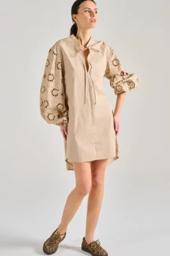 Abito beige