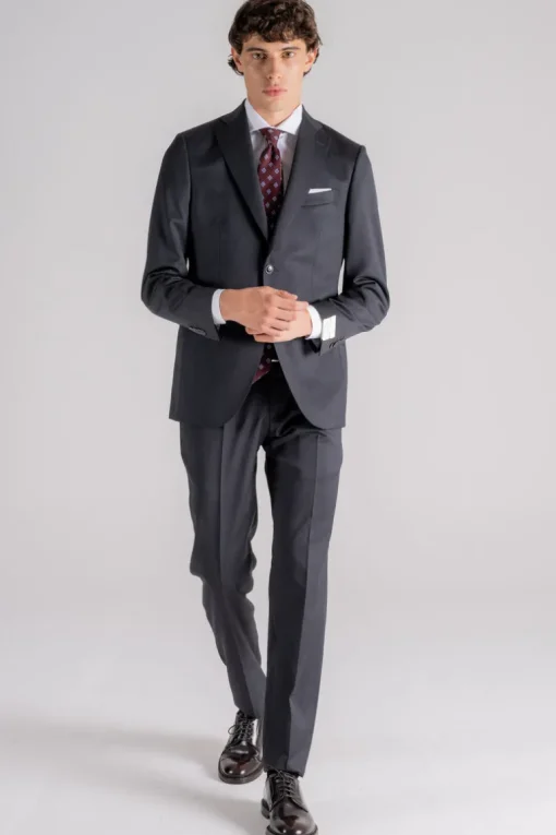 Abito grigio uomo