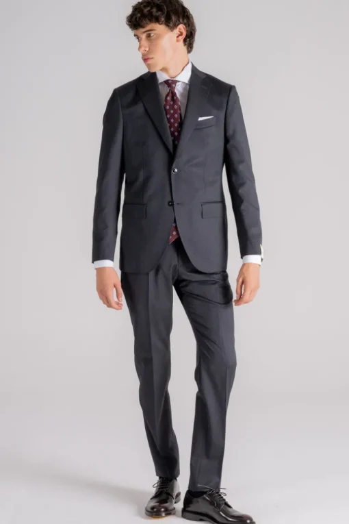 Abito grigio uomo
