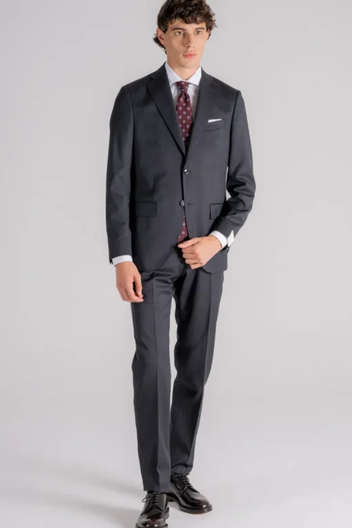 Abito grigio uomo