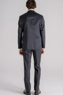 Abito grigio uomo