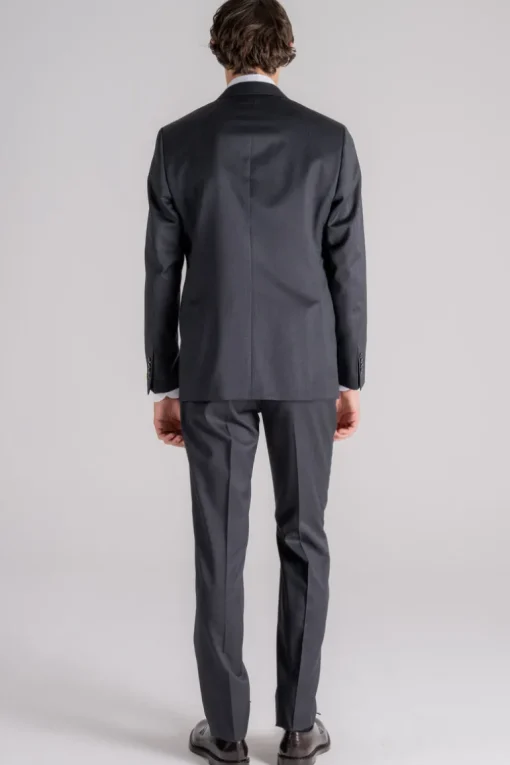 Abito grigio uomo