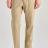 Pantaloni chino beige