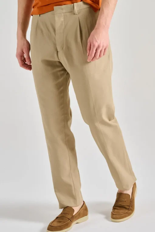 Pantaloni chino beige