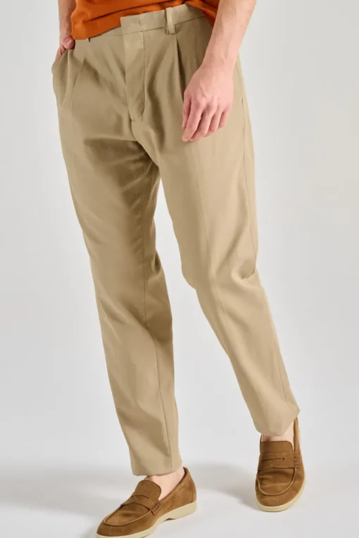Pantaloni chino beige