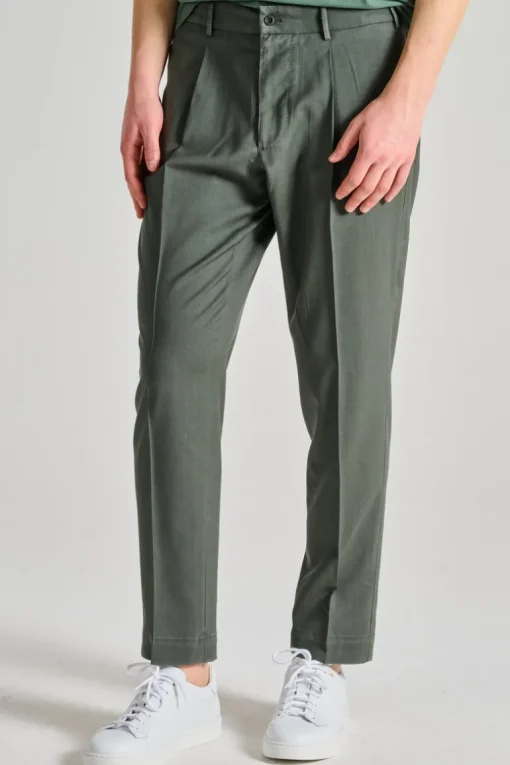 Pantaloni verde