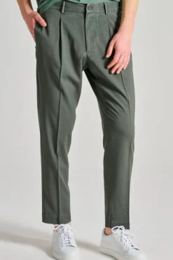 Pantaloni verde
