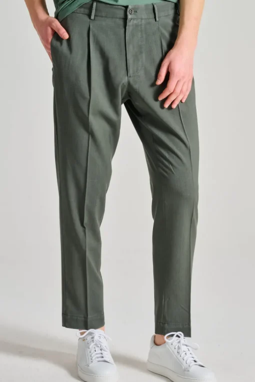 Pantaloni verde